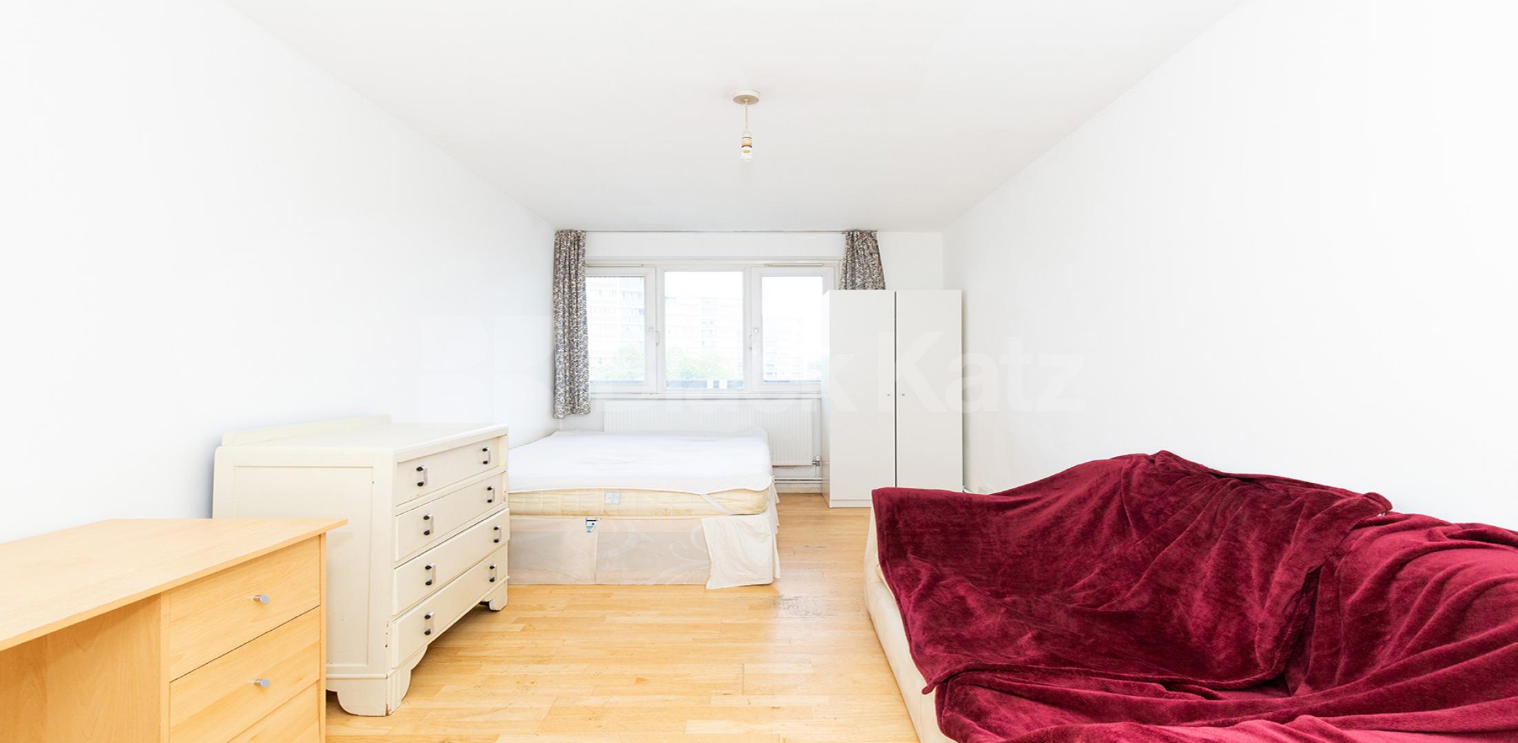 			3 Bedroom, 1 bath, 1 reception Apartment			 Skinner Street , CLARKENWELL EC1